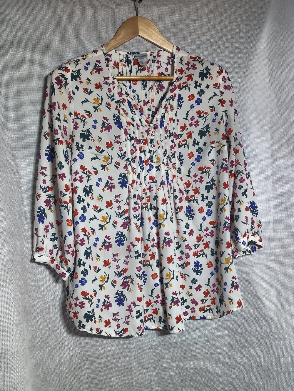 Paraphrase Sz M Lightweight White Floral Pintuck Blouse - Women